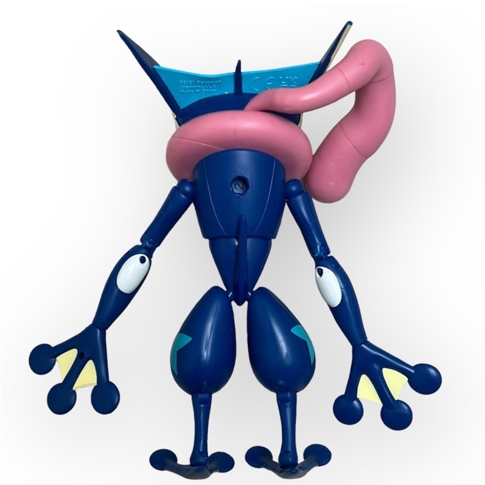 Pokémon Greninja Posable Action Figure - Picture 2 of 4